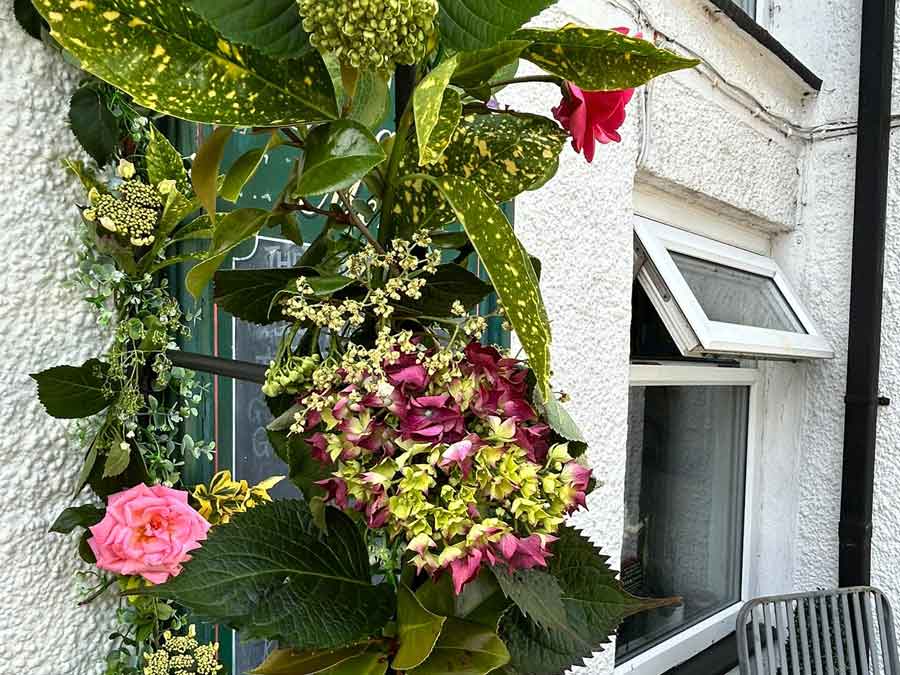 Wedding flowers at the Cornish Arms Frogpool Cornwall. A great venue for any special occasion or function.